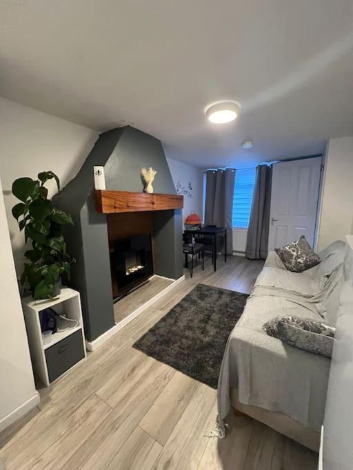 Haven - Beautiful 3 Bedroom House Ballynahinch Buitenkant foto