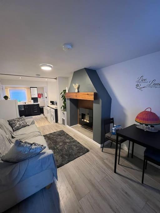 Haven - Beautiful 3 Bedroom House Ballynahinch Buitenkant foto